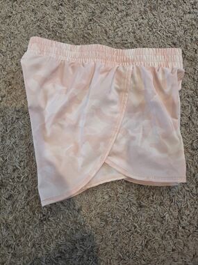 all in motion Light Pink Camo Performance Short